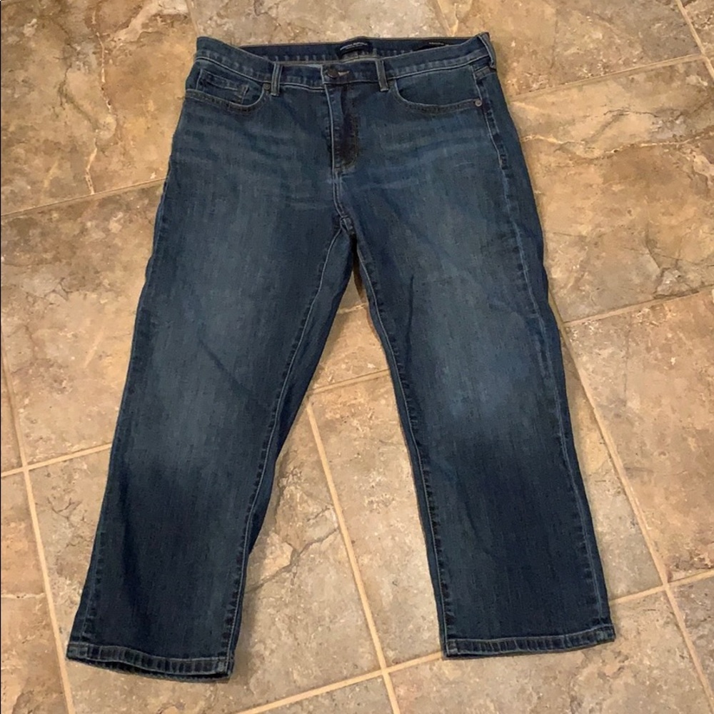 Banana Republic “Girlfriend” Capris, Size 31S